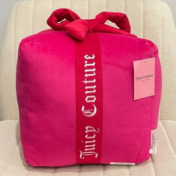 Juicy couture pillow present - Picture 2 of 5
